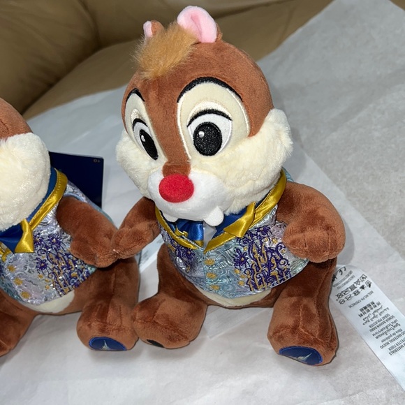 WALT DISNEY WORLD 50TH ANNIVERSARY CHIP AND DALE PLUSH - Picture 3 of 12